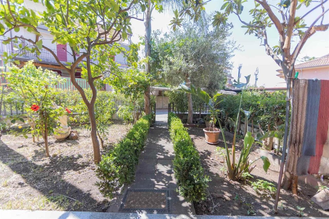 Ferienwohnung Villino Con Giardino Terrazzo E Parcheggio Privato Mascali Exterior foto